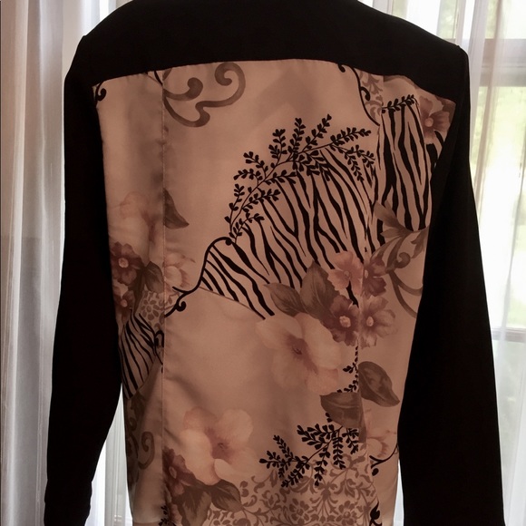 Designer Lightweight Black Design Zippered Jacket - Picture 4 of 7